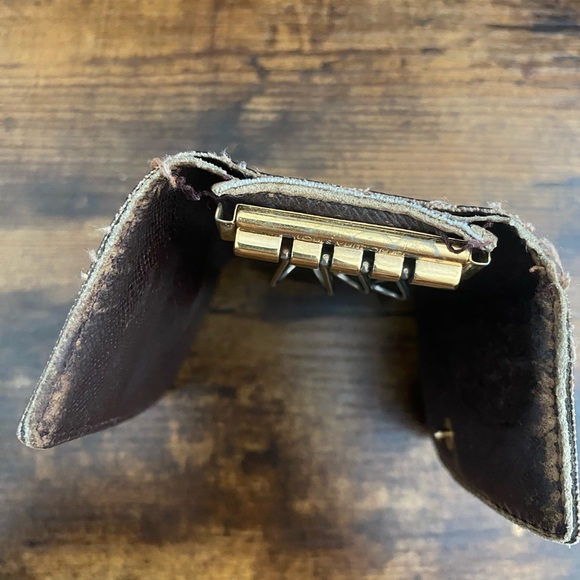 LV Damier Ebene Key Holder - Picture 6 of 10